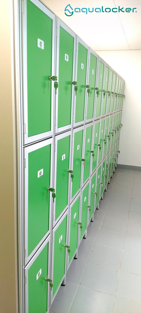 Шкафы "AquaLocker" в "чистой раздевалке" фармацевтической компании "ЛЕККО"